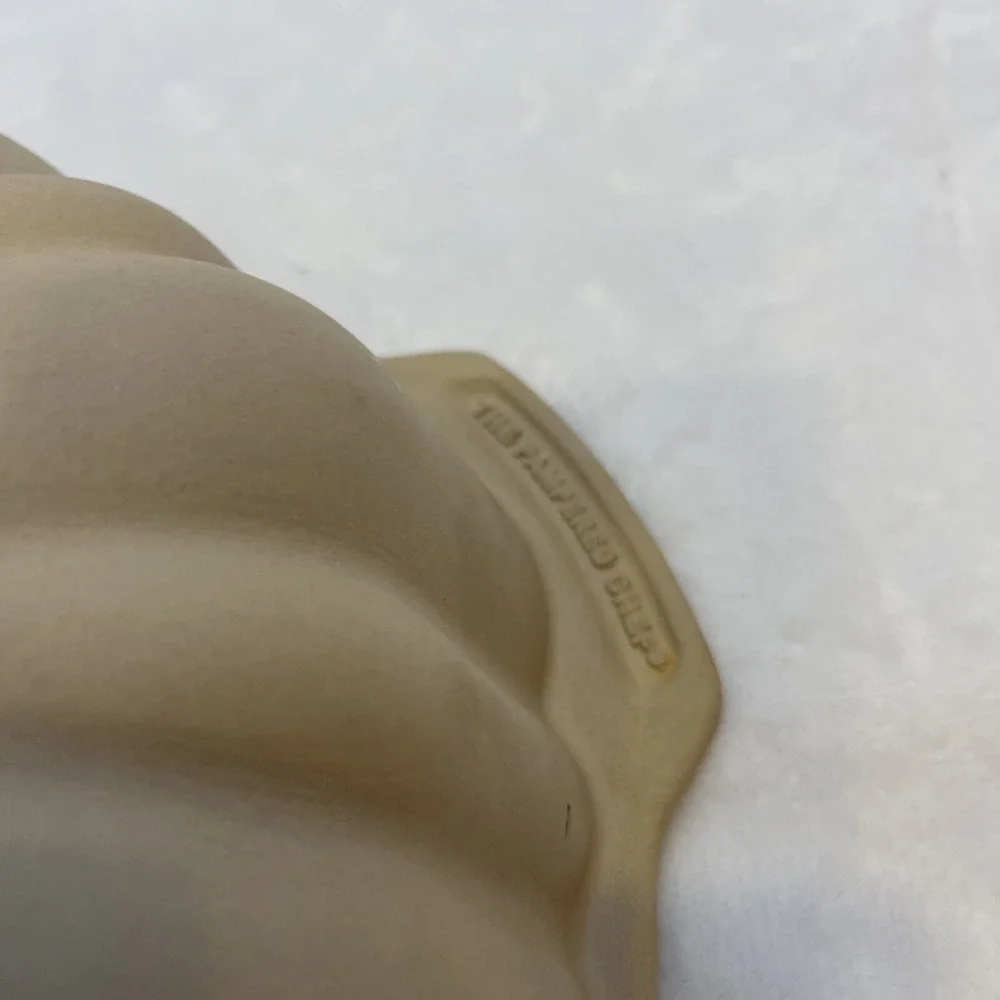 Pampered Chef type bundt